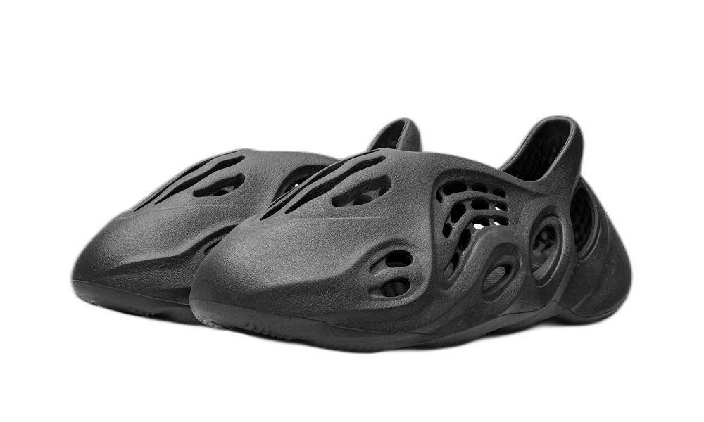 adidas Yeezy Foam RNR Onyx