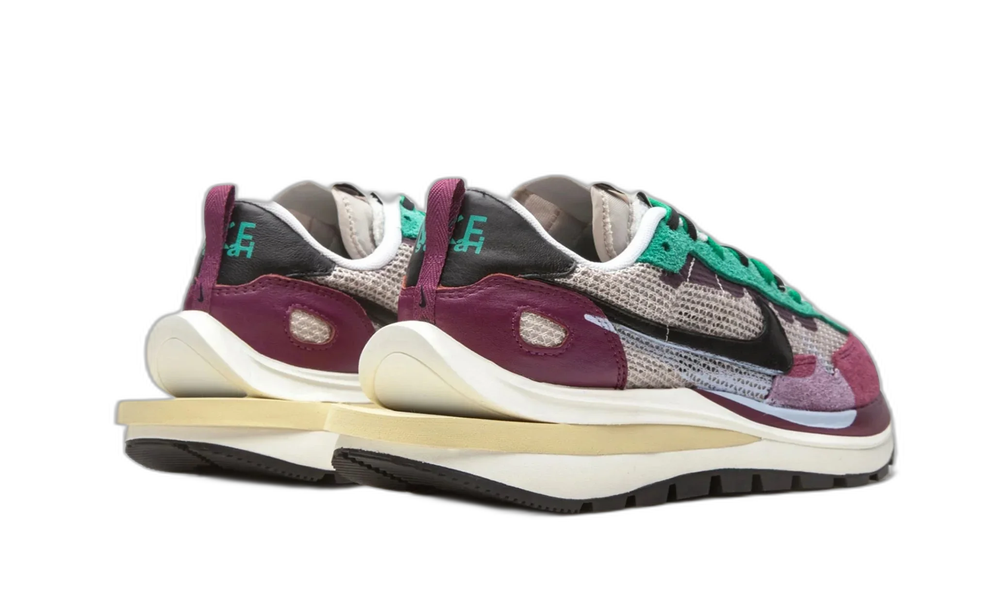 Nike Vaporwaffle sacai Villain Red Neptune Green