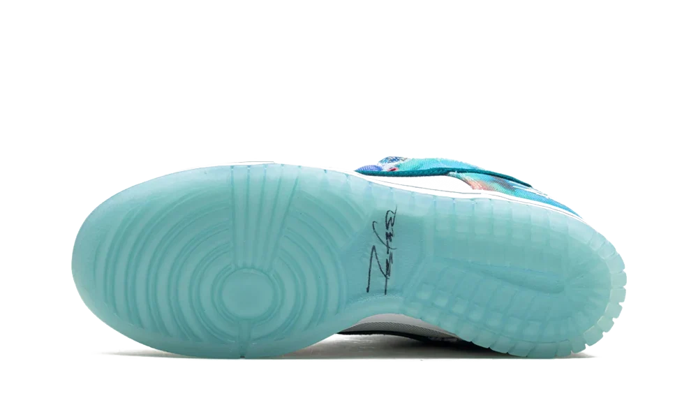 Nike SB Dunk Low Futura Laboratories Bleached Aqua